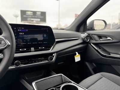 2025 Chevrolet Equinox, $32040. Photo 8