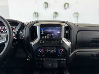 2019 Chevrolet 1500 Crew Cab, $27999. Photo 7