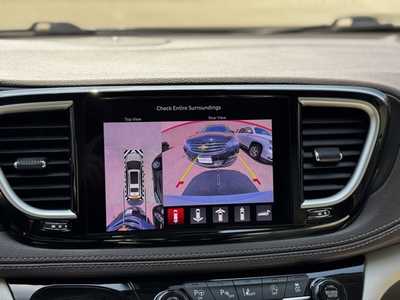 2021 Chrysler Pacifica, $28985. Photo 3