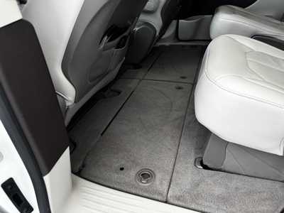 2021 Chrysler Pacifica, $28985. Photo 8