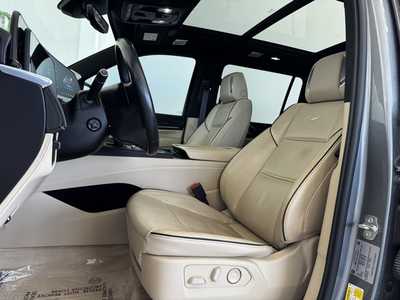 2022 Cadillac Escalade ESV, $60985. Photo 3