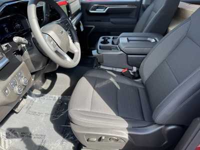 2025 Chevrolet 1500 Crew Cab, $55565.0. Photo 4