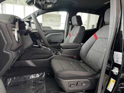 2025 Chevrolet Colorado Crew Cab, $44870.0. Photo 4