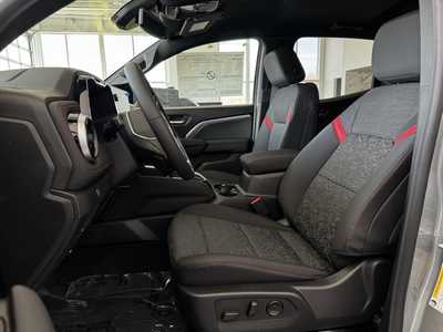 2025 Chevrolet Colorado Crew Cab, $44870.0. Photo 4