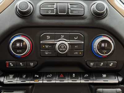 2022 Chevrolet 3500 Crew Cab, $55485. Photo 10