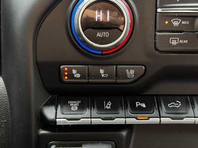 2022 Chevrolet 3500 Crew Cab, $55485. Photo 11