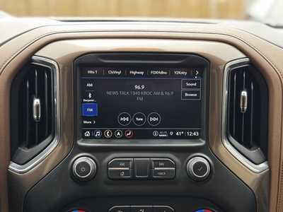 2022 Chevrolet 3500 Crew Cab, $55485. Photo 2