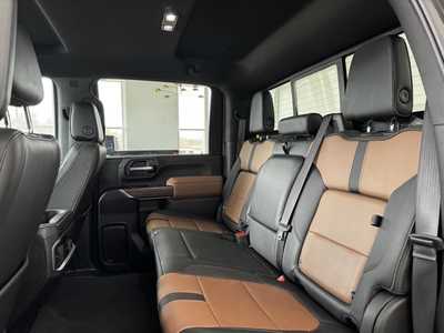 2022 Chevrolet 3500 Crew Cab, $55485. Photo 5