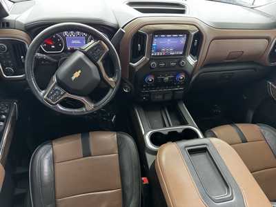 2022 Chevrolet 3500 Crew Cab, $55485. Photo 6