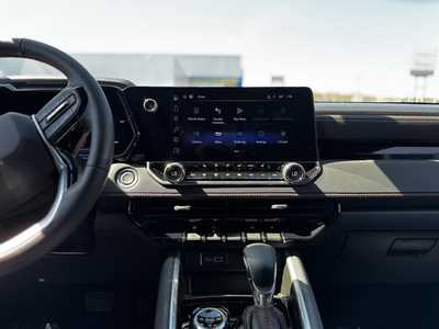 2024 Chevrolet Colorado Crew Cab, $40485. Photo 7