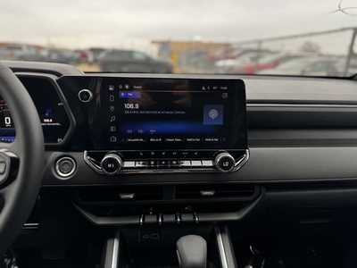 2025 Chevrolet Colorado Crew Cab, $43665.0. Photo 7