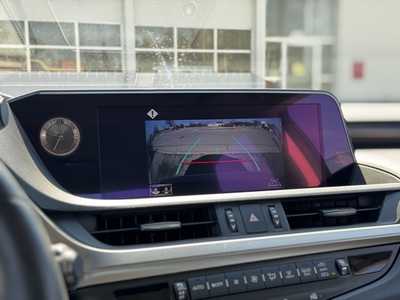 2019 Lexus ES Series, $25999. Photo 3