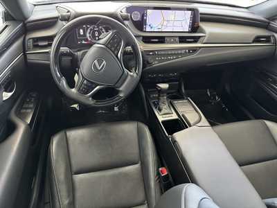 2019 Lexus ES Series, $25999. Photo 7