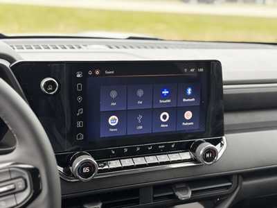 2025 Chevrolet Colorado Crew Cab, $44665.0. Photo 2