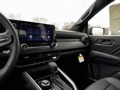 2025 Chevrolet Colorado Crew Cab, $44665.0. Photo 6
