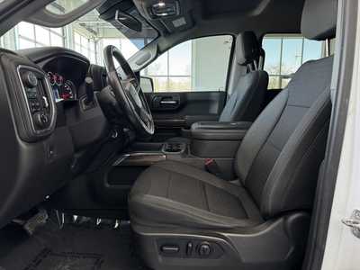 2021 Chevrolet 1500 Crew Cab, $33489. Photo 4