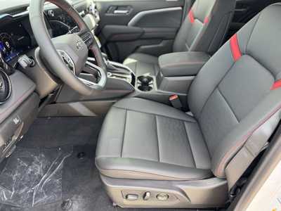 2025 Chevrolet Colorado, $46165.0. Photo 4