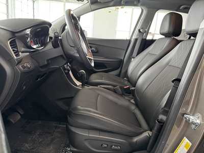 2022 Chevrolet Trax, $18989. Photo 4