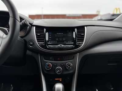 2022 Chevrolet Trax, $18989. Photo 7