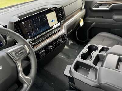 2025 Chevrolet 1500 Crew Cab, $54370.0. Photo 10