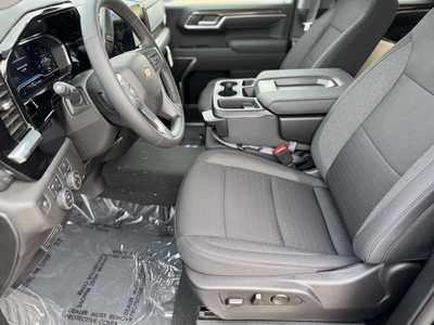 2025 Chevrolet 1500 Crew Cab, $54370.0. Photo 4