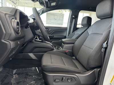 2025 Chevrolet Colorado Crew Cab, $34135.0. Photo 4