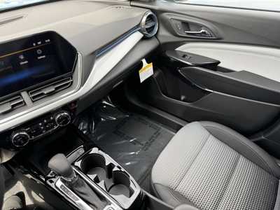 2025 Chevrolet Trax, $25780.0. Photo 11