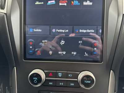 2021 Ford Edge, $23999. Photo 9
