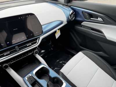 2025 Chevrolet Equinox, $44885. Photo 11