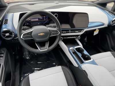 2025 Chevrolet Equinox, $44885. Photo 6