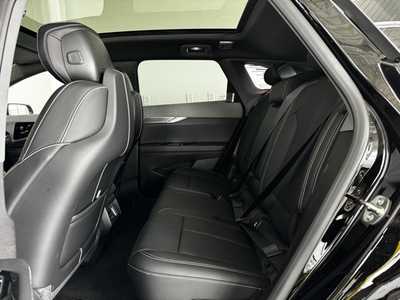 2025 Cadillac Optiq, $57465.0. Photo 5