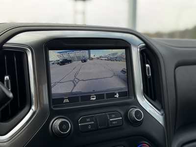 2022 Chevrolet 1500 Crew Cab, $38985. Photo 3