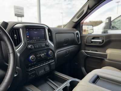 2022 Chevrolet 1500 Crew Cab, $38985. Photo 9