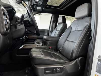 2022 Chevrolet 3500 Crew Cab, $57685. Photo 4