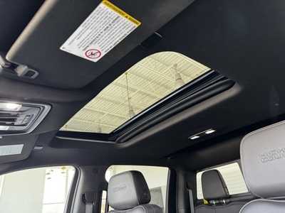 2022 Chevrolet 3500 Crew Cab, $57685. Photo 5