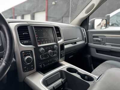 2017 RAM 1500 Crew Cab, $18985. Photo 9