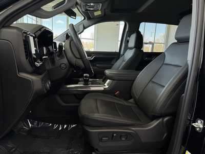 2024 Chevrolet 1500 Crew Cab, $56990. Photo 4