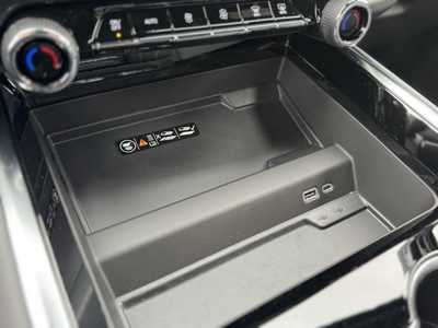 2025 Chevrolet Tahoe, $76095.0. Photo 11