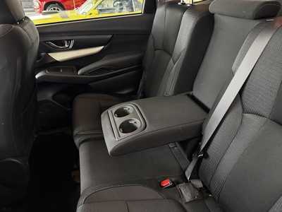2022 Subaru Ascent, $26590. Photo 6