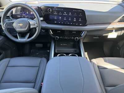 2025 Chevrolet Suburban, $73680.0. Photo 2