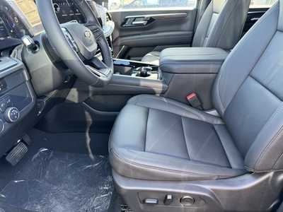 2025 Chevrolet Suburban, $73680.0. Photo 5