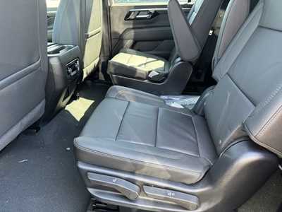 2025 Chevrolet Suburban, $73680.0. Photo 6