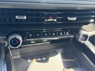 2025 Chevrolet Suburban, $73680.0. Photo 10