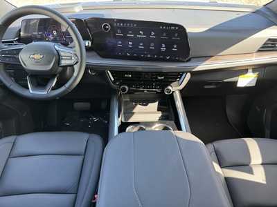 2025 Chevrolet Suburban, $73680.0. Photo 2