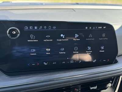 2025 Chevrolet Suburban, $73680.0. Photo 3