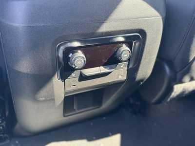 2025 Chevrolet Suburban, $73680.0. Photo 8