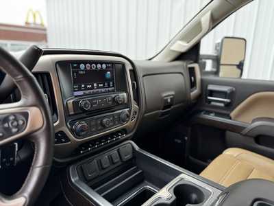 2019 GMC 2500 Crew Cab, $52895. Photo 10