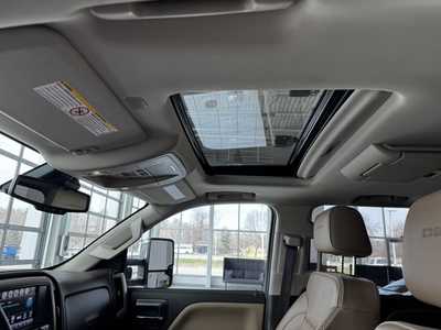 2019 GMC 2500 Crew Cab, $52895. Photo 5