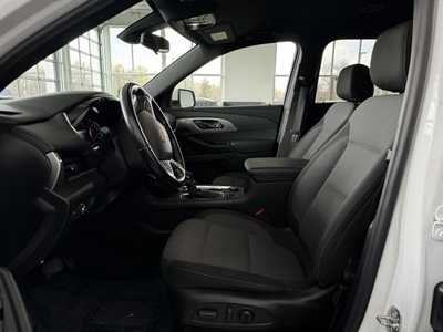 2022 Chevrolet Traverse, $31995. Photo 4