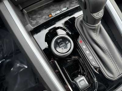 2025 Chevrolet Colorado Crew Cab, $43865.0. Photo 10